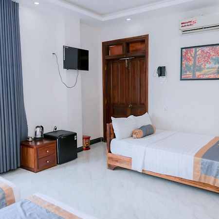 Hotel Khach San Hoang My Tuy Hòa Zewnętrze zdjęcie