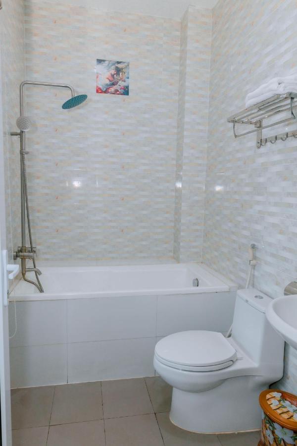 Hotel Khach San Hoang My Tuy Hòa Zewnętrze zdjęcie