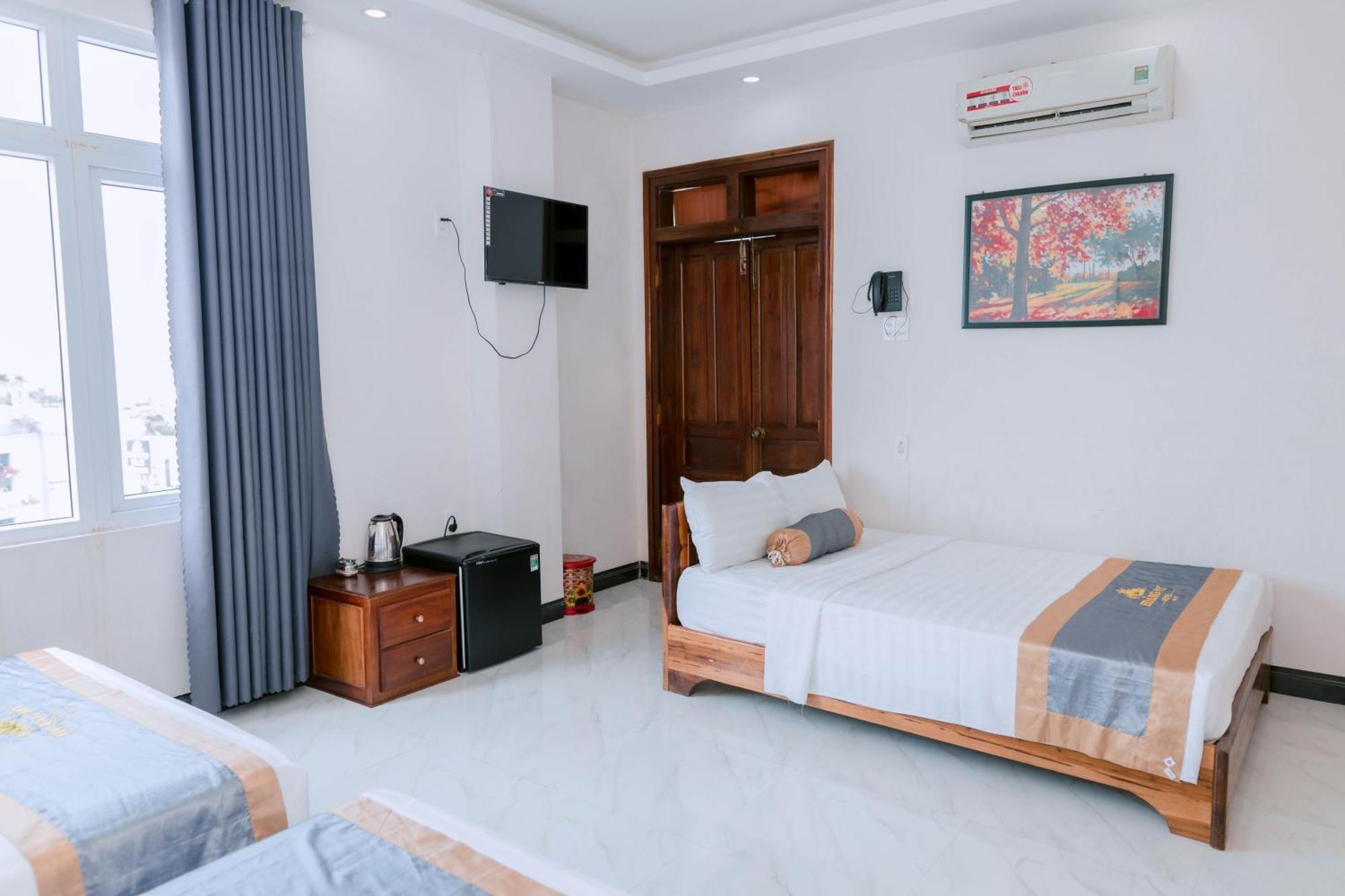 Hotel Khach San Hoang My Tuy Hòa Zewnętrze zdjęcie